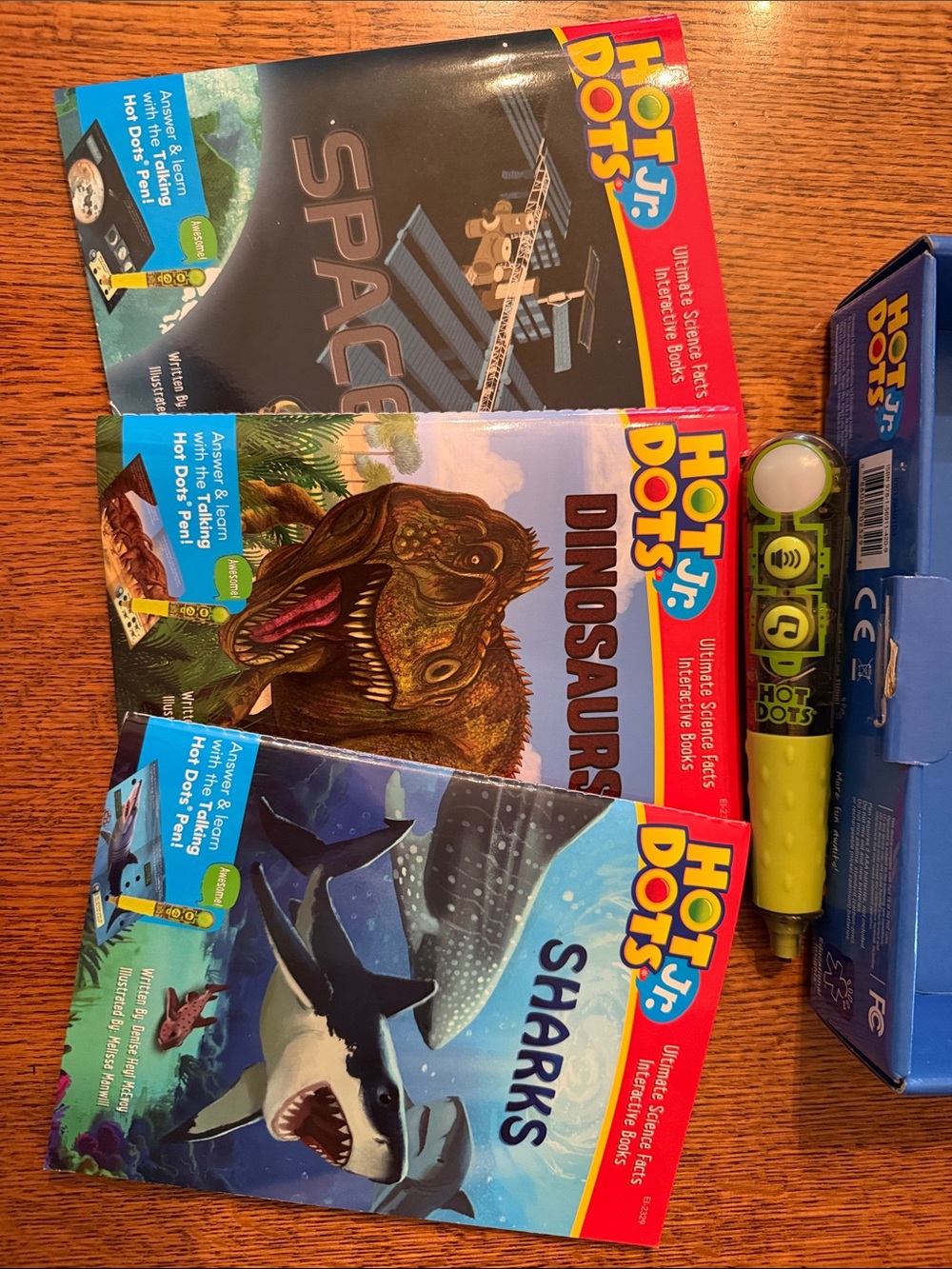 Ultimate Science Facts Interactive Book Set - Green - Picture 2 of 2